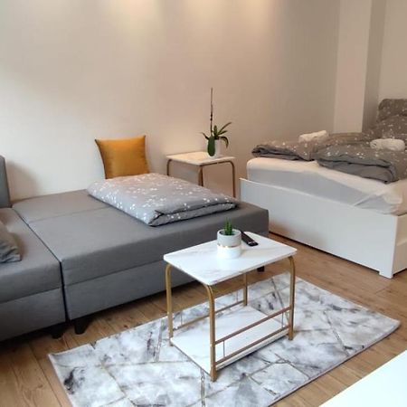Privatzimmer-2 In Ruhiger Lage 9Min Von Hbh Νυρεμβέργη Εξωτερικό φωτογραφία